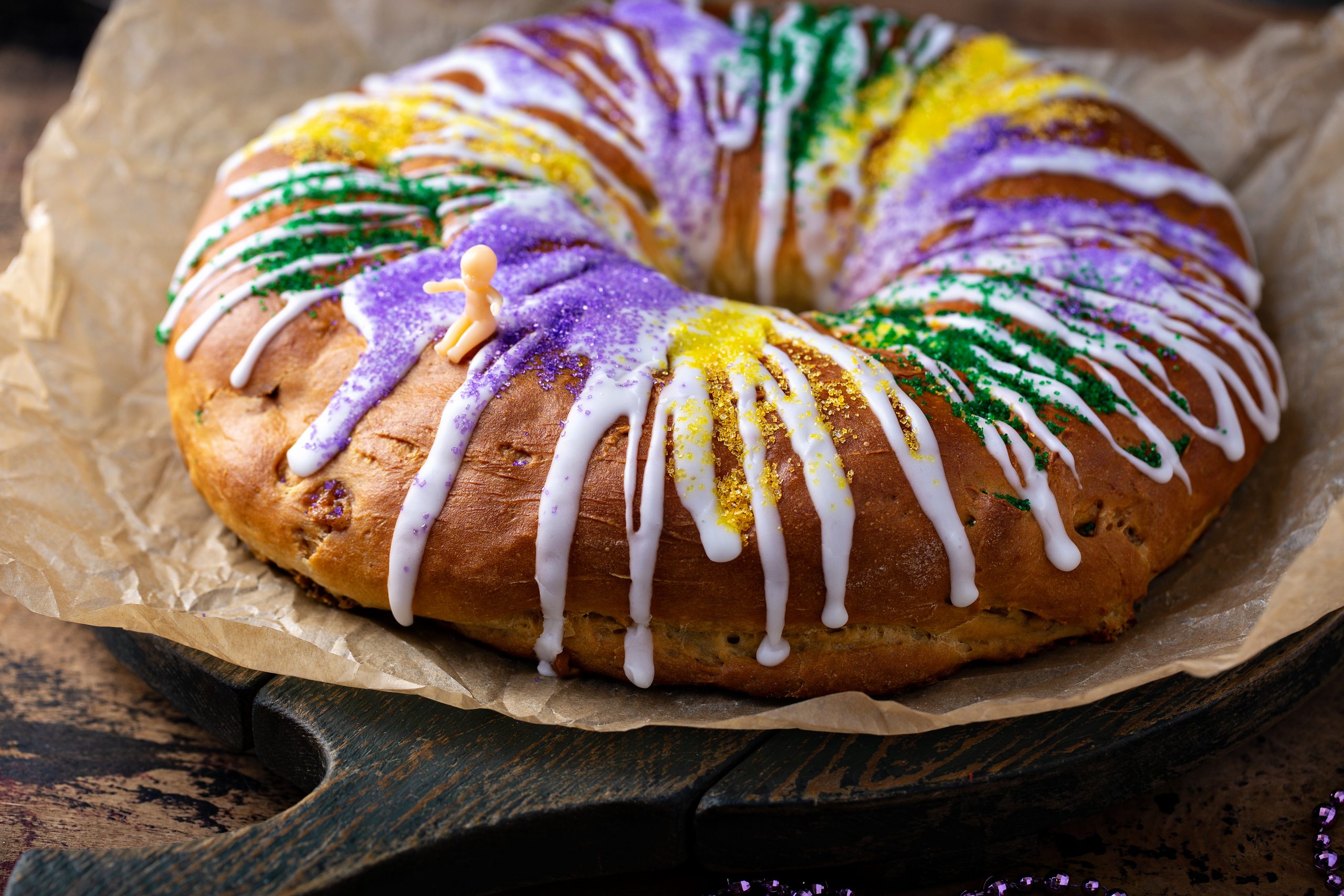 King,Cake,For,Mardi,Gras,,New,Orlean,Traditional,Pastry,With